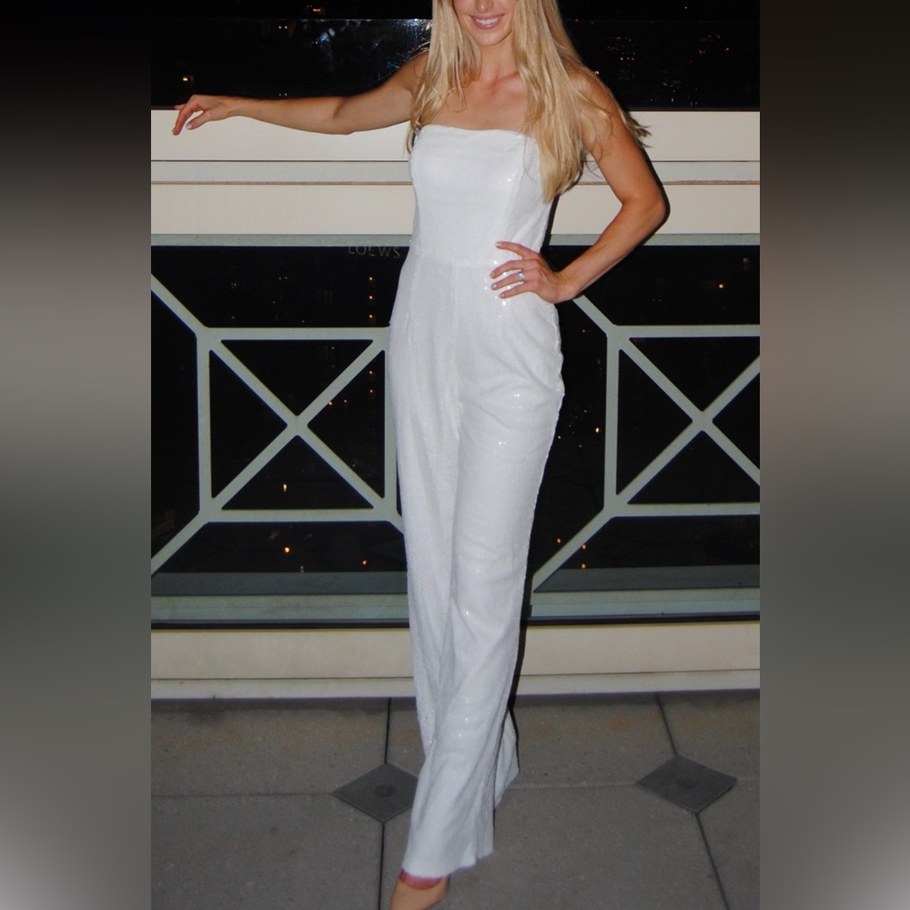 LULUS XS WHITE SEQUIN JUMPSUIT 😍